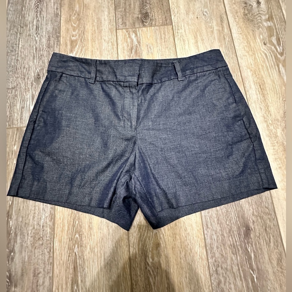 🛍️ Ann Taylor factory dark-blue 4 inches shorts. New condition.